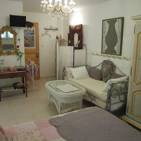 - Chambres D'hotes Castelmau 住宿加早餐酒店 *