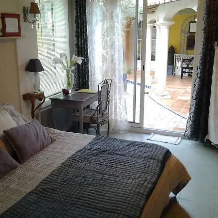 - Chambres D'hotes Castelmau
